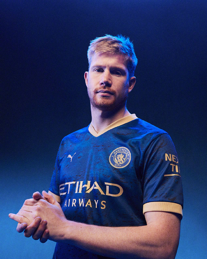 话题｜萨拉赫无缘欧冠名单 离开利物浦倒计时？