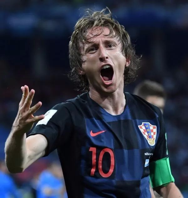 新变化！王曼昱“双杀”孙颖莎两技术精进明显，冲击洛杉矶增筹码